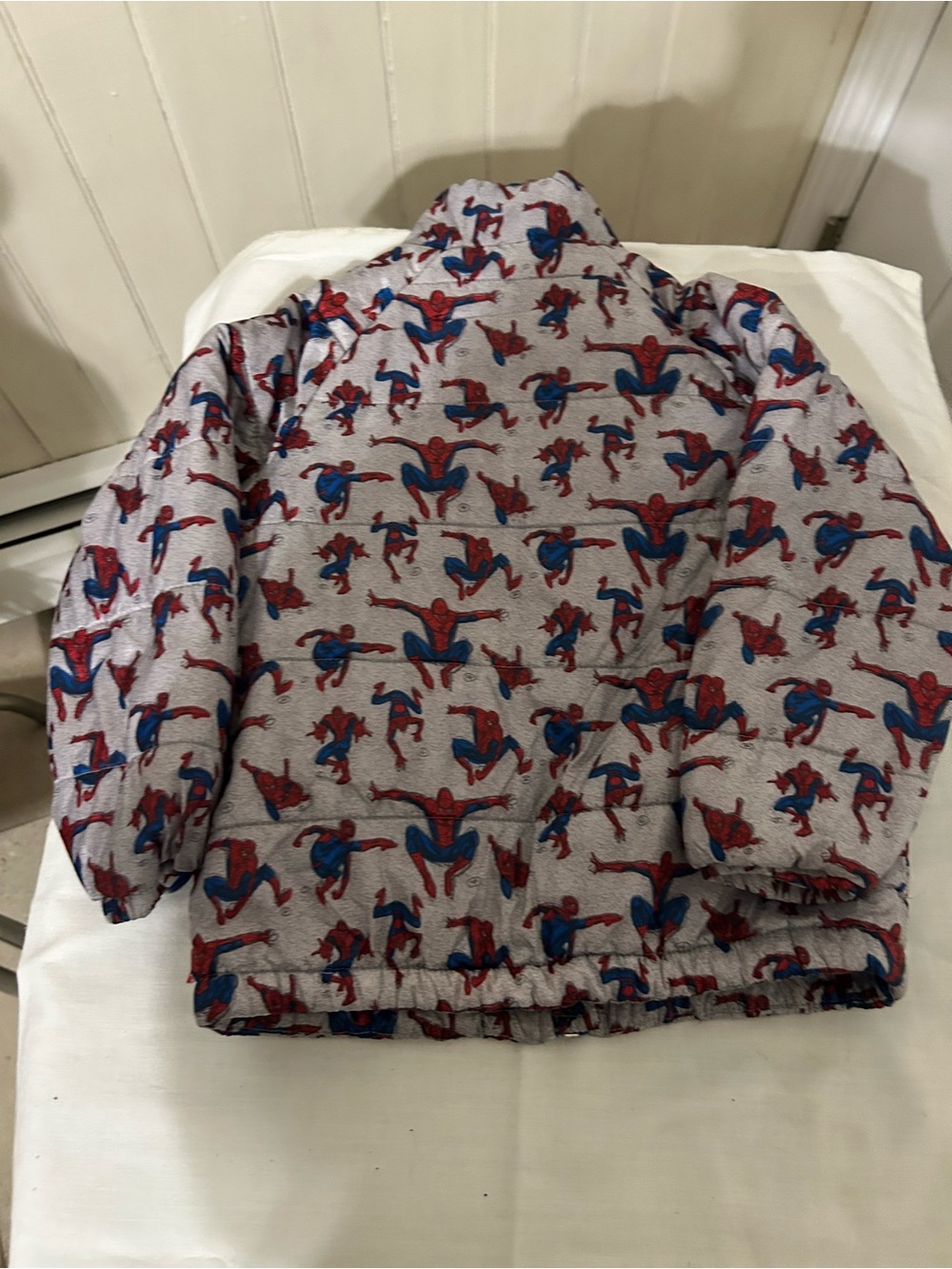 Disney Store Marvel Spider-Man Boys Lightweight Raglan Puffer Jacket Size 3 - Picture 2 of 5